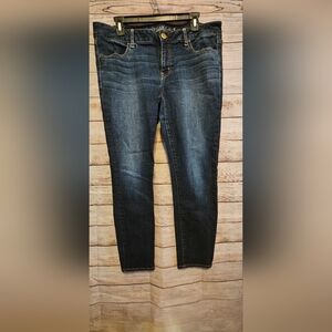 American Eagle women's size 14 jegging super stretch dark blue distressed